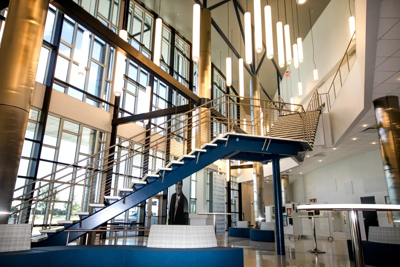 Dr. Rodney R. Lafon Performing Arts Center, Lamar building construction (interior)
