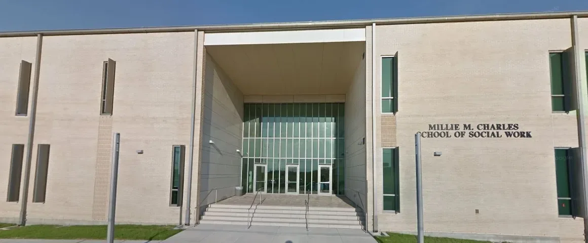 Millie M. Charles School of Social Work (SUNO), Lamar building construction (exterior)
