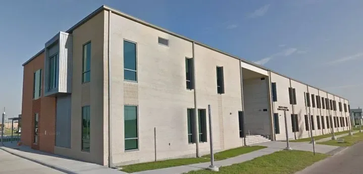 Millie M. Charles School of Social Work (SUNO), Lamar building construction (entrance)